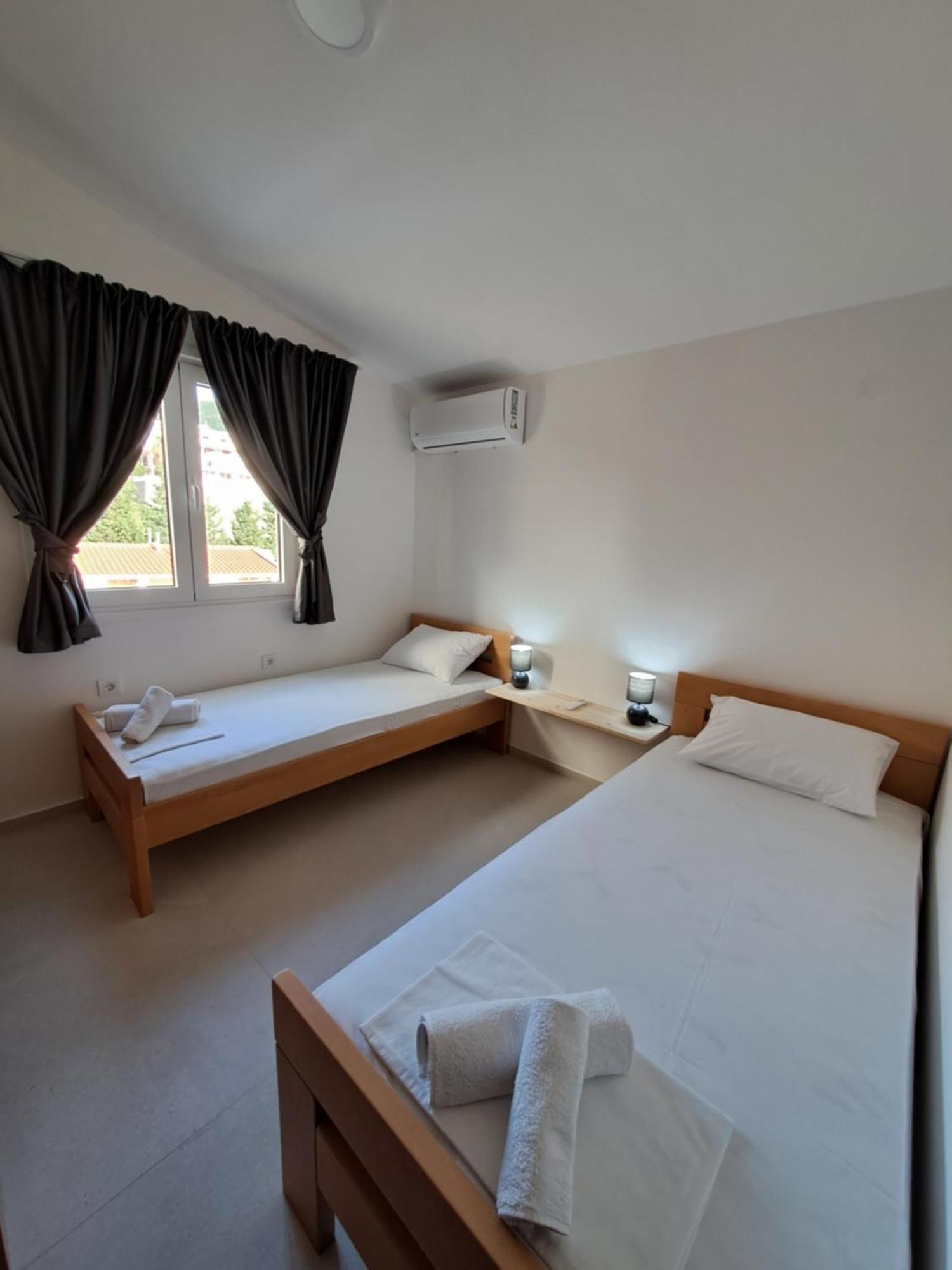 Apartments Miles Utjeha Εξωτερικό φωτογραφία