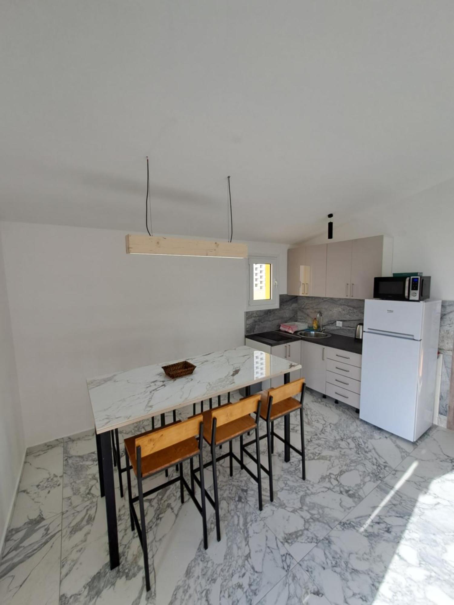 Apartments Miles Utjeha Εξωτερικό φωτογραφία