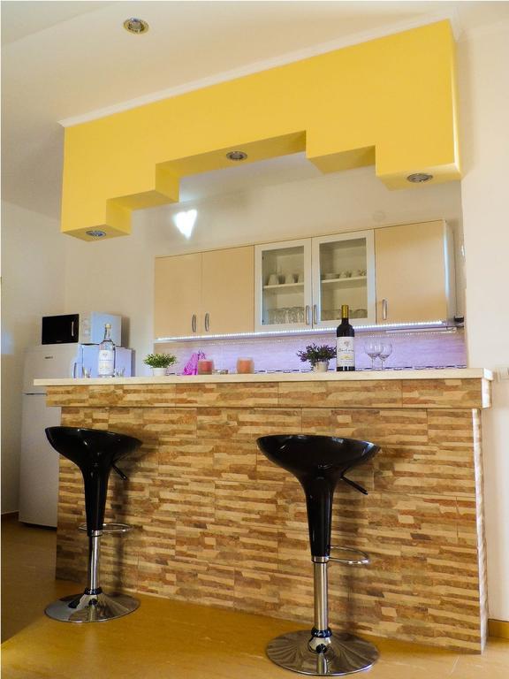 Apartments Miles Utjeha Εξωτερικό φωτογραφία