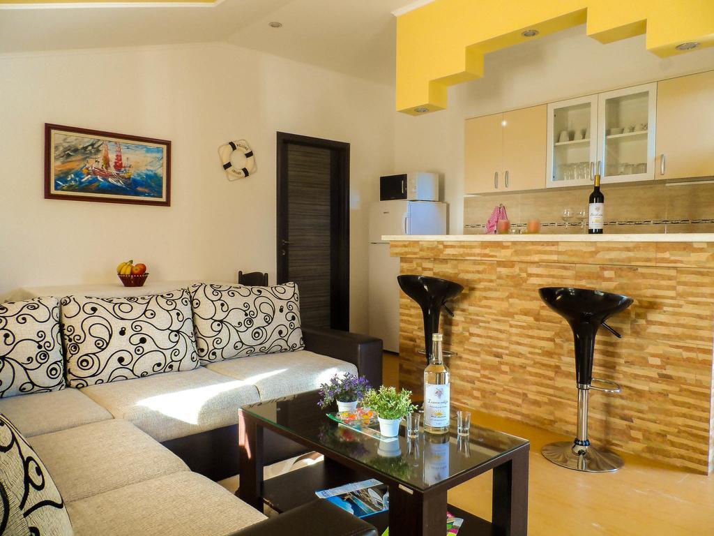 Apartments Miles Utjeha Εξωτερικό φωτογραφία