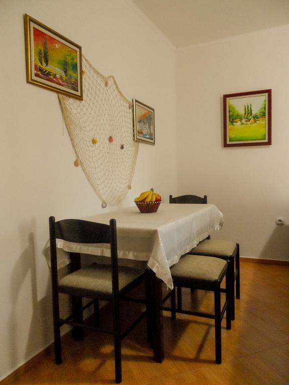 Apartments Miles Utjeha Εξωτερικό φωτογραφία