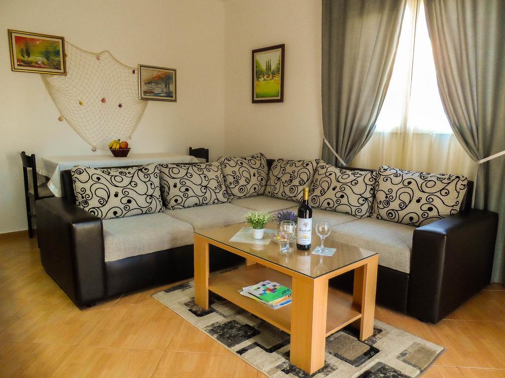 Apartments Miles Utjeha Εξωτερικό φωτογραφία